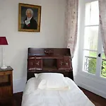 Chateau De Bed & Breakfast 4*