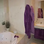 Chateau De Bed & Breakfast Pommeuse