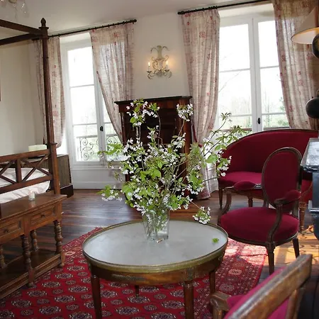 Chateau De Bed & Breakfast 3*